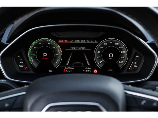 Audi Q3 45 TFSI e S edition 245PK | Panorama Dak | Sfeerverlichting | Ledere bekleding | Camera Achter | ... ActivLease financial lease