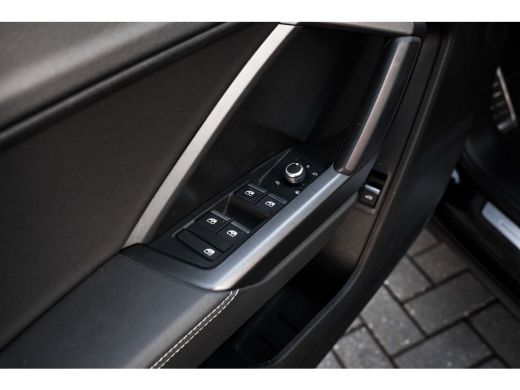 Audi Q3 45 TFSI e S edition 245PK | Panorama Dak | Sfeerverlichting | Ledere bekleding | Camera Achter | ... ActivLease financial lease