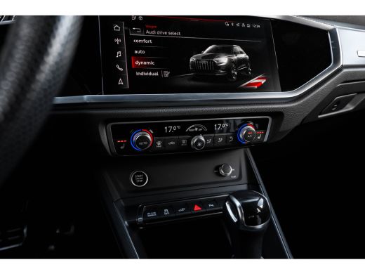 Audi Q3 45 TFSI e S edition 245PK | Panorama Dak | Sfeerverlichting | Ledere bekleding | Camera Achter | ... ActivLease financial lease