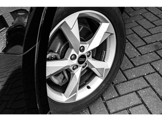 Audi Q3 45 TFSI e S edition 245PK | Panorama Dak | Sfeerverlichting | Ledere bekleding | Camera Achter | ... ActivLease financial lease