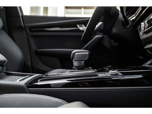 Audi Q5 Sportback 55 TFSI e S edition Competition 367 PK | Tekhaak | Bang And Olufsen 3D | Panoramadak | ... ActivLease financial lease