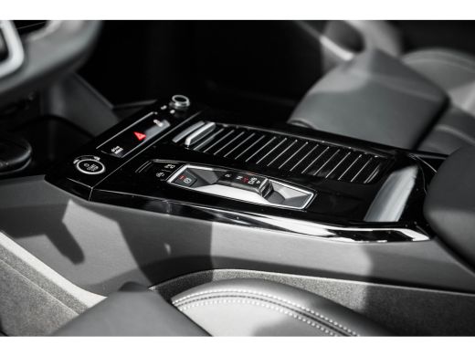 Audi Q6 e-tron Launch edition performance 100 kWh | Panoramadak | Luchtvering | Trekhaak | Bang & Olufsen | Head... ActivLease financial lease