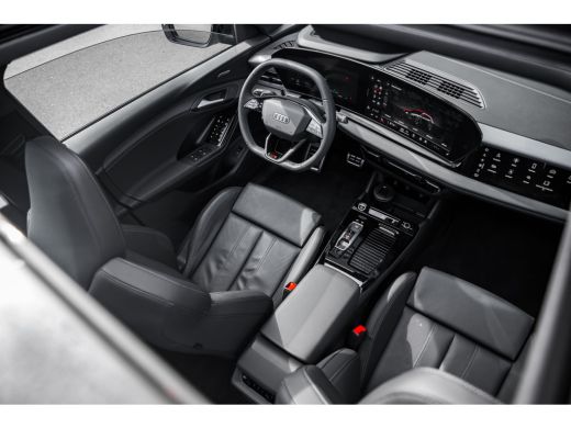 Audi Q6 e-tron Launch edition performance 100 kWh | Panoramadak | Luchtvering | Trekhaak | Bang & Olufsen | Head... ActivLease financial lease