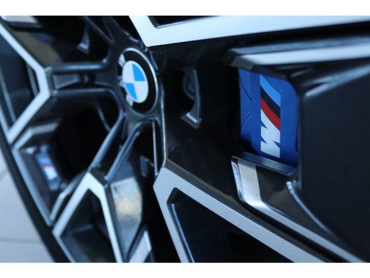 BMW i4 40 xDrive M Sport | Adapt. Cruise | Schuifdak | Harman & Kardon | Head-up | 360 Camera | Adaptief... ActivLease financial lease