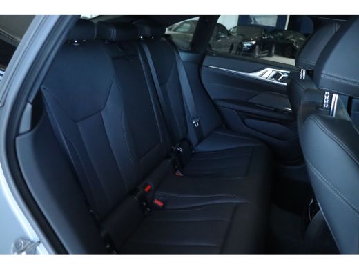BMW i4 40 xDrive M Sport | Adapt. Cruise | Schuifdak | Harman & Kardon | Head-up | 360 Camera | Adaptief... ActivLease financial lease