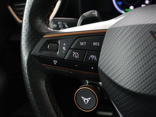 CUPRA Formentor 1.4 eHybrid VZ Performance | SOH 89% | Panoramadak | Leder | Stoelverwarming | Carplay | Sfeerver... ActivLease financial lease