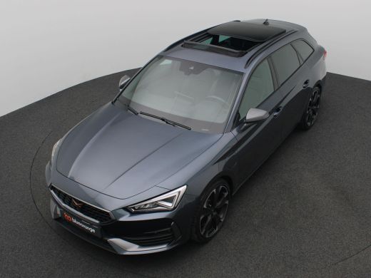 CUPRA Leon Sportstourer 1.4 e-Hybrid Black Edition 245PK DSG Pano-Schuifdak, Keyless, Side Assist, Navi, Achteruitrijcame... ActivLease financial lease
