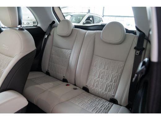 Fiat 500e La Prima 42 kWh | 8 Jaar Garantie | SOH 100% | Camera | Kunstlederen bekleding | Stoelverwarming ... ActivLease financial lease