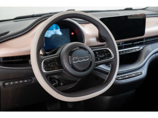 Fiat 500e La Prima 42 kWh | 8 Jaar Garantie | SOH 100% | Camera | Kunstlederen bekleding | Stoelverwarming ... ActivLease financial lease