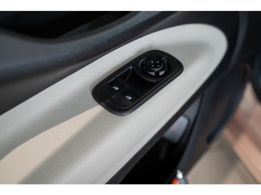 Fiat 500e La Prima 42 kWh | 8 Jaar Garantie | SOH 100% | Camera | Kunstlederen bekleding | Stoelverwarming ... ActivLease financial lease