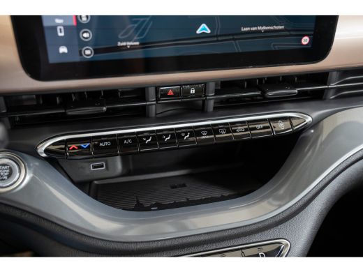 Fiat 500e La Prima 42 kWh | 8 Jaar Garantie | SOH 100% | Camera | Kunstlederen bekleding | Stoelverwarming ... ActivLease financial lease