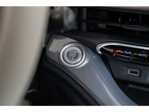 Fiat 500e La Prima 42 kWh | 8 Jaar Garantie | SOH 100% | Camera | Kunstlederen bekleding | Stoelverwarming ... ActivLease financial lease