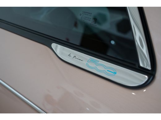 Fiat 500e La Prima 42 kWh | 8 Jaar Garantie | SOH 100% | Camera | Kunstlederen bekleding | Stoelverwarming ... ActivLease financial lease