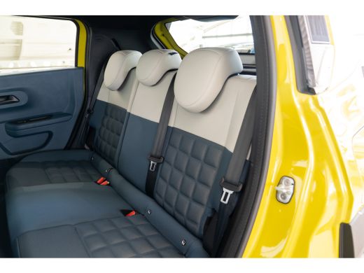 Fiat Grande Panda La Prima 11 kW 44 kWh | SOH 99% | Climate Controle | Stoelverwarming | Camera | Parkeersensoren |... ActivLease financial lease