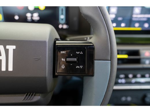 Fiat Grande Panda La Prima 11 kW 44 kWh | SOH 99% | Climate Controle | Stoelverwarming | Camera | Parkeersensoren |... ActivLease financial lease