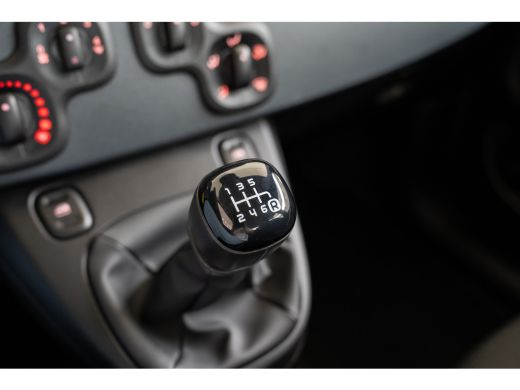 Fiat Panda 1.0 Hybrid City | 8 Jaar Garantie | Bluetooth | Cruise Controle | Parkeersensoren | Airco | ActivLease financial lease