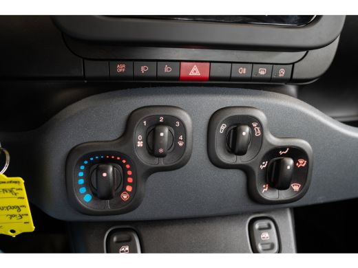 Fiat Panda 1.0 Hybrid City | 8 Jaar Garantie | Bluetooth | Cruise Controle | Parkeersensoren | Airco | ActivLease financial lease