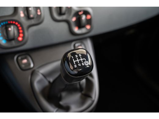 Fiat Panda 1.0 Hybrid City | 8 Jaar Garantie | Bluetooth | Cruise Controle | Parkeersensoren | Airco | ActivLease financial lease