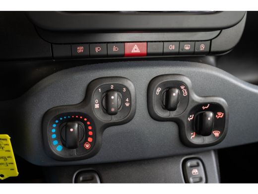 Fiat Panda 1.0 Hybrid City | 8 Jaar Garantie | Bluetooth | Cruise Controle | Parkeersensoren | Airco | ActivLease financial lease