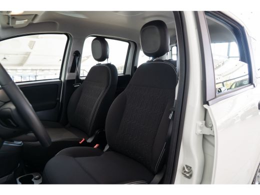 Fiat Panda 1.0 Hybrid City | 8 Jaar Garantie | Bluetooth | Cruise Controle | Parkeersensoren | Airco | ActivLease financial lease