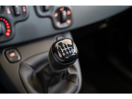 Fiat Panda 1.0 Hybrid City | 8 Jaar Garantie | Bluetooth | Cruise Controle | Parkeersensoren | Airco | ActivLease financial lease