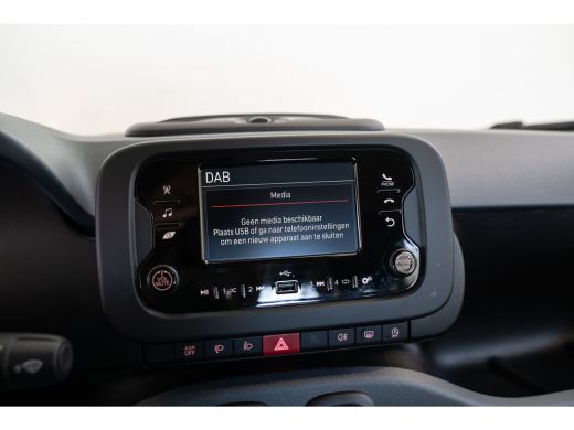 Fiat Panda 1.0 Hybrid City | 8 Jaar Garantie | Bluetooth | Cruise Controle | Parkeersensoren | Airco | ActivLease financial lease