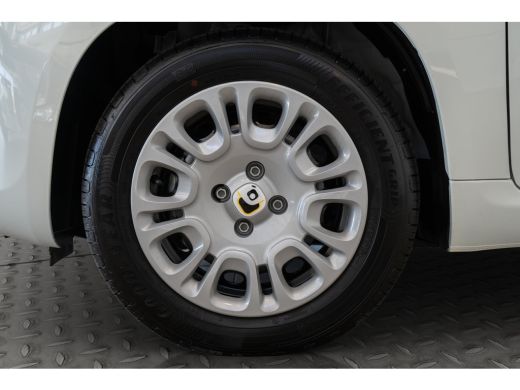 Fiat Panda 1.0 Hybrid City | 8 Jaar Garantie | Bluetooth | Cruise Controle | Parkeersensoren | Airco | ActivLease financial lease