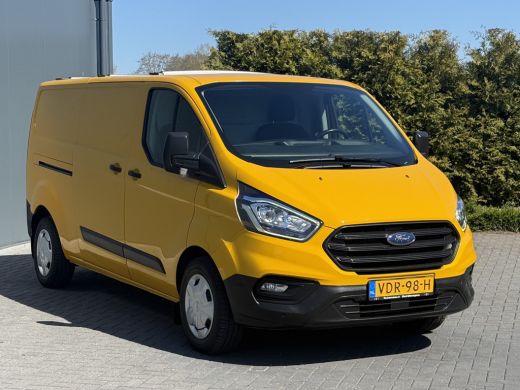 Ford Transit Custom 2.0 TDCI / L2H1 / 1e EIG. / AIRCO / CRUISE / 2.8 TONS TREKHAAK / STOELVERW / PDC / DAKDRAGERS ActivLease financial lease