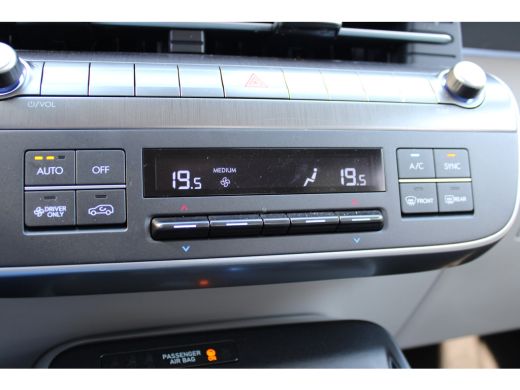 Hyundai Kona 1.6 GDI HEV Premium | Achteruitrijcamera | Audio installatie premium | DAB ontvanger ActivLease financial lease