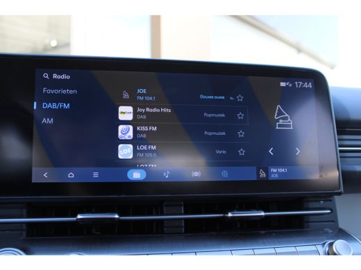 Hyundai Kona 1.6 GDI HEV Premium | Achteruitrijcamera | Audio installatie premium | DAB ontvanger ActivLease financial lease