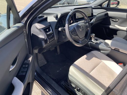 Lexus UX 250h Executive Line ActivLease financial lease