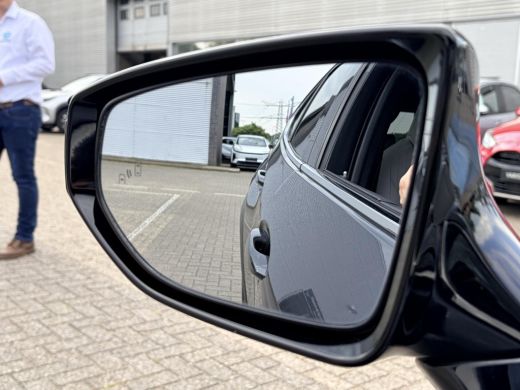 Lexus UX 250h Executive Line ActivLease financial lease