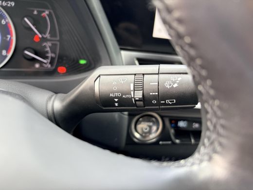 Lexus UX 250h Executive Line ActivLease financial lease