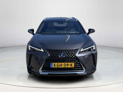 Lexus UX 250h Executive Line ActivLease financial lease
