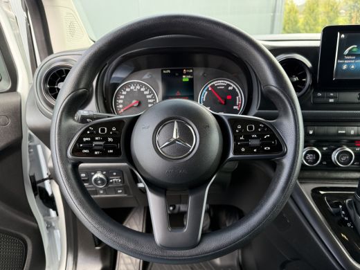 Mercedes-Benz eCitan 51 kWh / L2H1 / TREKHAAK / 3-ZITS /**7.445 KM!!** / CAMERA / CRUISE / ECC / CARPLAY ActivLease financial lease