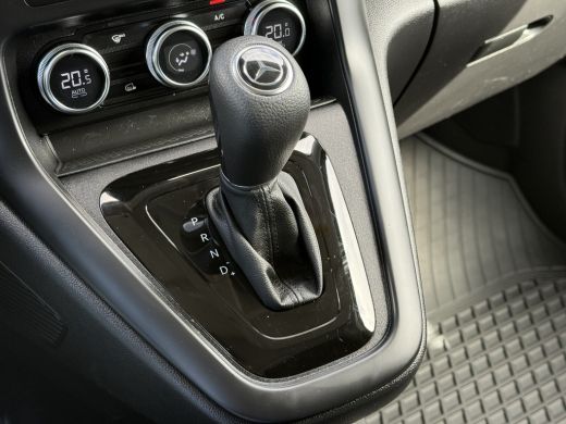 Mercedes-Benz eCitan 51 kWh / L2H1 / TREKHAAK / 3-ZITS /**7.445 KM!!** / CAMERA / CRUISE / ECC / CARPLAY ActivLease financial lease
