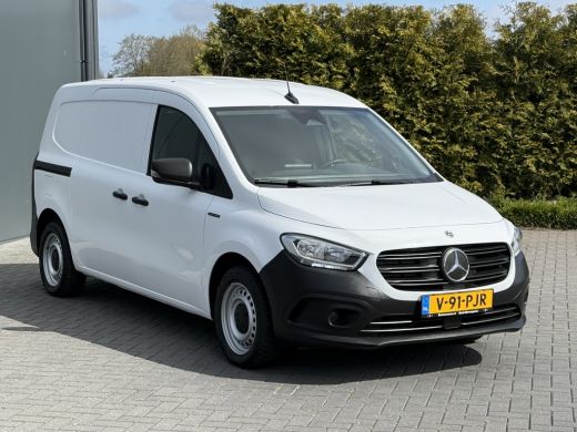Mercedes-Benz eCitan 51 kWh / L2H1 / TREKHAAK / 3-ZITS /**7.445 KM!!** / CAMERA / CRUISE / ECC / CARPLAY ActivLease financial lease