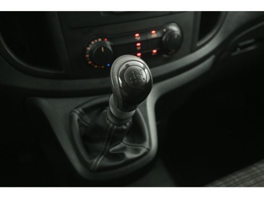 Mercedes-Benz Vito 116 CDI L2H1 | Airco | Cruise | 3 Zits | Trekhaak ActivLease financial lease