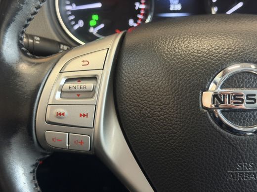 Nissan QASHQAI 1.2 Acenta lage km stand! | lmv 18 inch | leer/alcantara | trekhaak | cruise control ActivLease financial lease