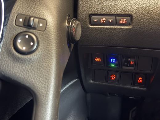 Nissan QASHQAI 1.2 Acenta lage km stand! | lmv 18 inch | leer/alcantara | trekhaak | cruise control ActivLease financial lease