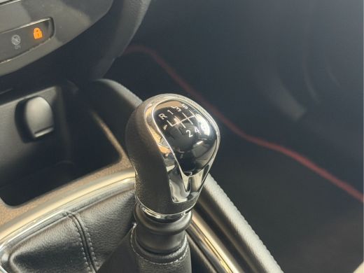 Nissan QASHQAI 1.2 Acenta lage km stand! | lmv 18 inch | leer/alcantara | trekhaak | cruise control ActivLease financial lease