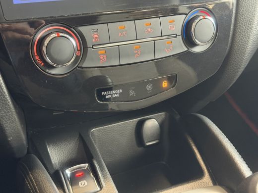 Nissan QASHQAI 1.2 Acenta lage km stand! | lmv 18 inch | leer/alcantara | trekhaak | cruise control ActivLease financial lease