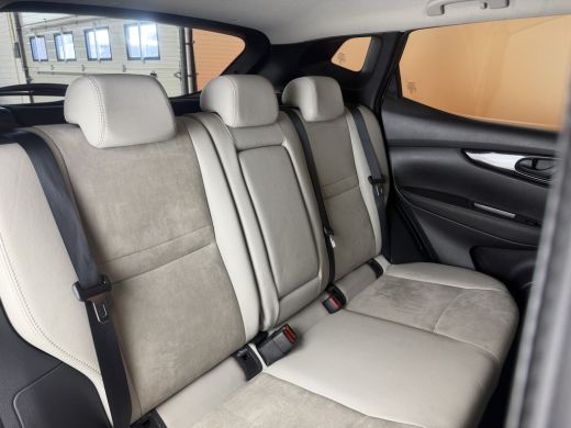 Nissan QASHQAI 1.2 Acenta lage km stand! | lmv 18 inch | leer/alcantara | trekhaak | cruise control ActivLease financial lease
