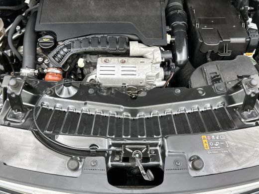 Opel Crossland 1.2 T 131PK Automaat Elegance / Distributie vv bij 89Dkm / Trekhaak / Cruise / Carplay / Lmv / Le... ActivLease financial lease