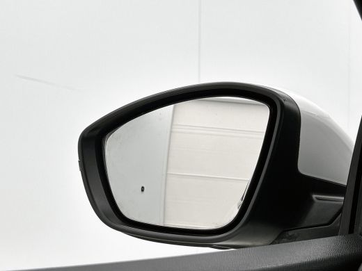 Peugeot 208 1.5 HDi Blue Allure / Navigatie / Pdc.+Camera / Airco-ecc./ Radio-multimedia / / Apk nieuw ActivLease financial lease