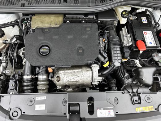 Peugeot 208 1.5 HDi Blue Allure / Navigatie / Pdc.+Camera / Airco-ecc./ Radio-multimedia / / Apk nieuw ActivLease financial lease