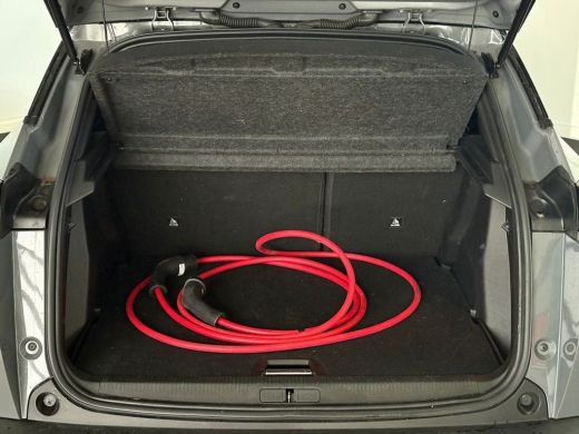 Peugeot e-2008 EV GT 54 kWh | 11 kW lader | Achteruitrijcamera | Airco (automatisch) ActivLease financial lease