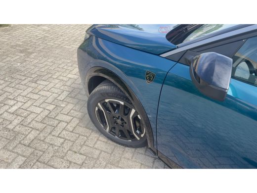 Peugeot e-3008 GT | Elektrische parkeerrem | Extra getinte achterste zijruiten en achterruit ActivLease financial lease