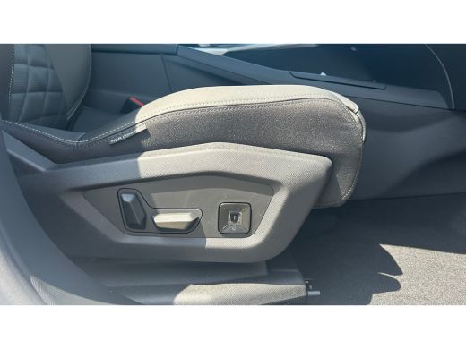 Peugeot e-3008 GT Exclusive | Elektrische parkeerrem | Extra getinte achterste zijruiten en achterruit ActivLease financial lease