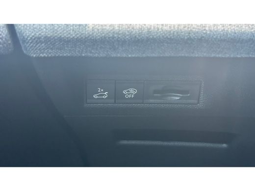 Peugeot e-3008 GT Exclusive | Elektrische parkeerrem | Extra getinte achterste zijruiten en achterruit ActivLease financial lease